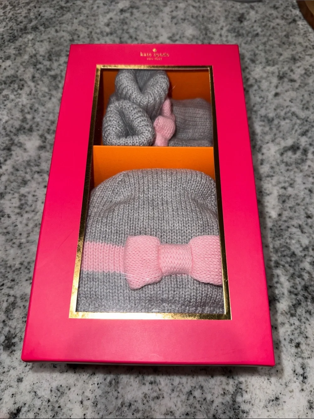 kate spade Cap & Bootie gift set (OS Baby)